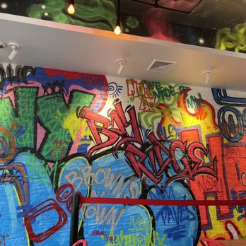 Dave's Hot Chicken - Inside - Chicken Shop Near Me - Brooklyn, New York