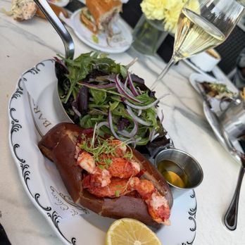 Loch Bar - MAINE LOBSTER ROLL - Seafood Near Me - Houston, Texas
