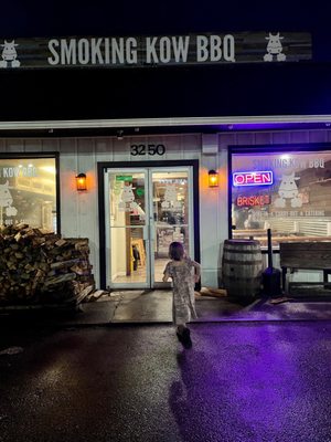 Smoking Kow BBQ by null