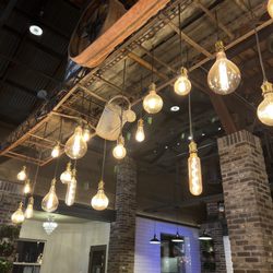 High-Hand Brewing Company - Inside decor