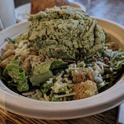 Mediterranea - Tahini salad with chicken pesto
