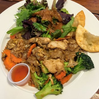 La Moon Thai Eatery - Lunch special pad see ew. Comes with two half Moon puffs - Thai Near Me - San Diego, California La Moon Thai Eatery - Lunch special pad see ew. Comes with two half Moon puffs - Thai Near Me - San Diego, California
