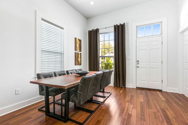 Don Petits Store of Floors