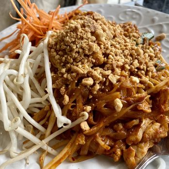 Mali Thai Cuisine - Pad Thai with Chicken - Thai Near Me - Springfield, Oregon