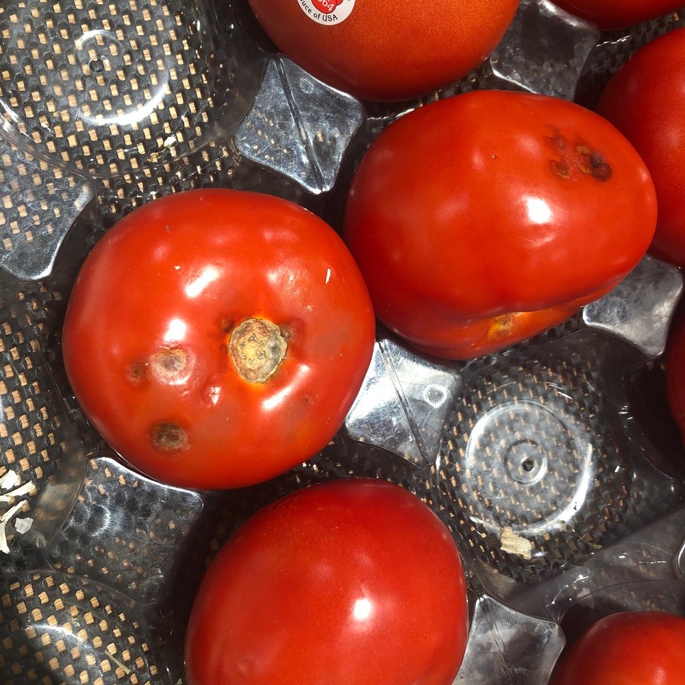Weis Markets - a bunch of red tomatoes - Grocery Near Me - Columbia, Pennsylvania