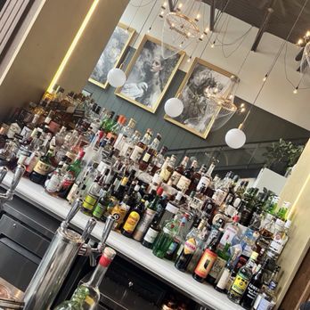 The Watson - Gorgeous bar - Cocktail Bars Near Me - Vancouver, British Columbia