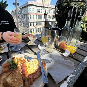 Darling Aviary - Mimosas and breakfast - Bars Near Me - Sacramento, California Darling Aviary - Mimosas and breakfast - Bars Near Me - Sacramento, California