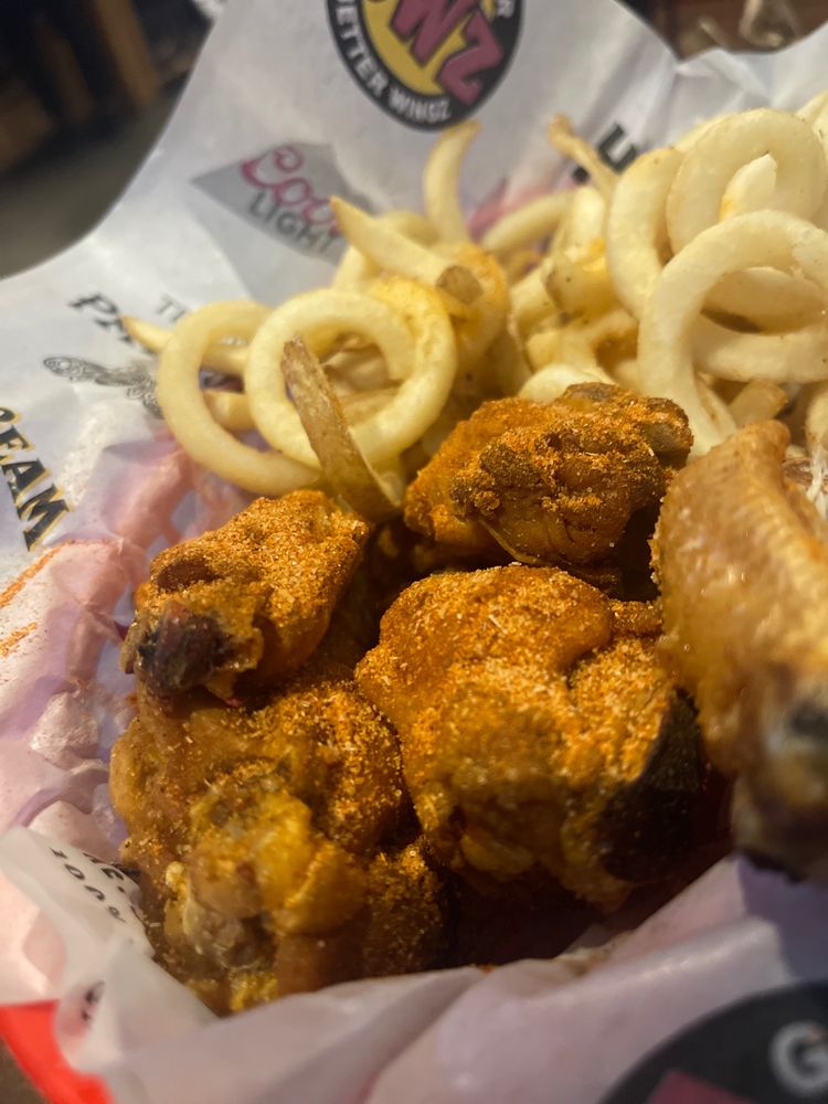 BREWINGZ RESTAURANT AND BAR Updated August 2024 113 Photos & 169