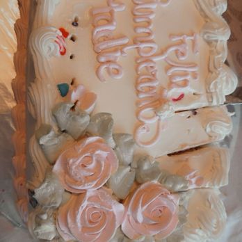 Maria's Gourmet Pastries - Vanilla cake / strawberry tres leches - Bakeries Near Me - El Sobrante, California