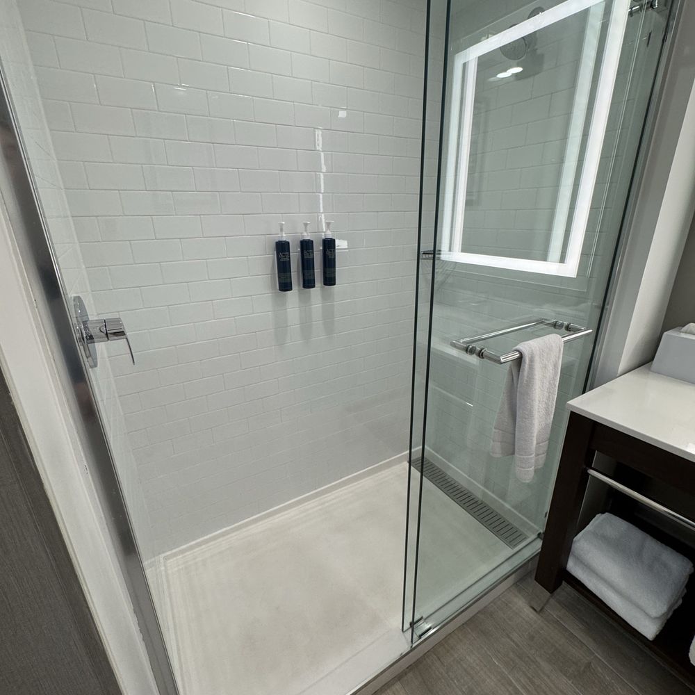Four Points by Sheraton - Hotels Near Me - Flushing, New York Four Points by Sheraton - Hotels Near Me - Flushing, New York