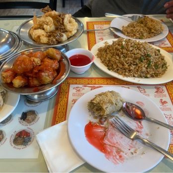 Lee’s Chinese Kitchen - Egg rolls , chow main, sweet and sour pork , fried rice - Chinese Near Me - Modesto, California Lee’s Chinese Kitchen - Egg rolls , chow main, sweet and sour pork , fried rice - Chinese Near Me - Modesto, California