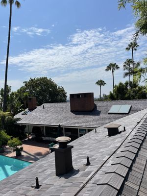J & S Roofing
