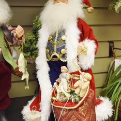 Lee's Shops At Wagner Square - Detailed and wonderful Santas make great gifts!