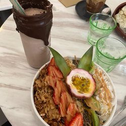 Emu Hall Bar and Kitchen - Acai Bowl and Belgian Chocolate Smoothie