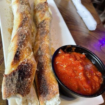 Tony P's Bar & Pizzeria - Bread service with marinara - Italian Near Me - Denver, Colorado Tony P's Bar & Pizzeria - Bread service with marinara - Italian Near Me - Denver, Colorado