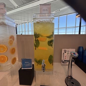 United Club - Mango infused water - Airport Lounges Near Me - Newark, New Jersey United Club - Mango infused water - Airport Lounges Near Me - Newark, New Jersey