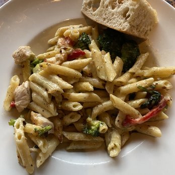 Rainforest Cafe - Rasta Pasta - Cafes Near Me - Niagara Falls, New York