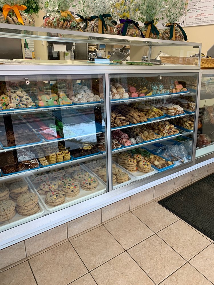 CHAVES BAKERY & DELI 38 Photos & 18 Reviews Bakeries 401 Kings