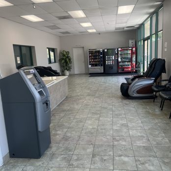 Rancho Del Oro Car Wash - Waiting area inside - Car Wash Near Me - Oceanside, California Rancho Del Oro Car Wash - Waiting area inside - Car Wash Near Me - Oceanside, California