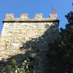 Fattoria Montereggi - Nella località torre di buiano potete ammirare una antica torre di epoca medievale, dalla quale la località prende il nome!
