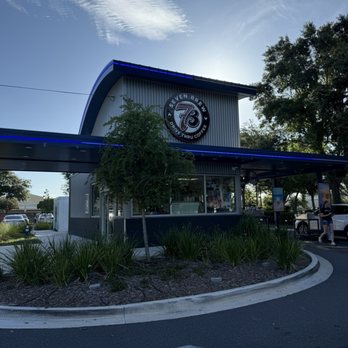 7 Brew Coffee - Love the look and structure of this coffee shop! - Coffee & Tea Near Me - Fernandina Beach, Florida