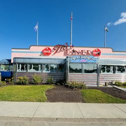 Tilt'n Diner - Outside