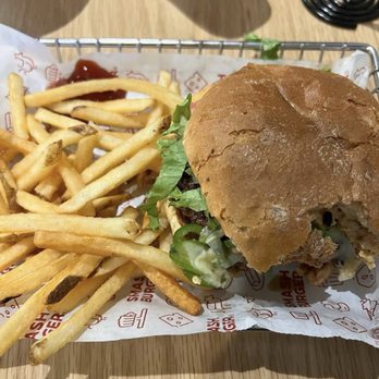 Smashburger - COLORADO BURGER - Burgers Near Me - Alexandria, Virginia Smashburger - COLORADO BURGER - Burgers Near Me - Alexandria, Virginia
