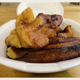 Platanos Fritos esta solo.