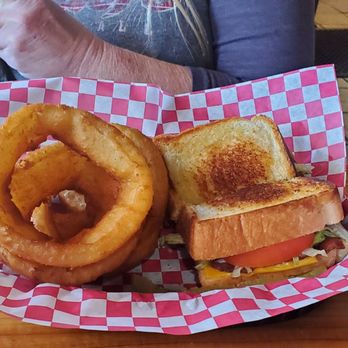 39 Grill - BLT - American Near Me - Shell Knob, Missouri