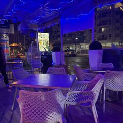 Hotties Bar & Restaurant