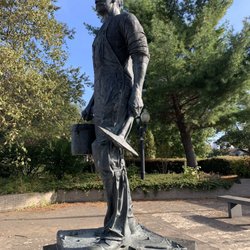 Pioneer Coal Miner Memorial - Life size coal miner