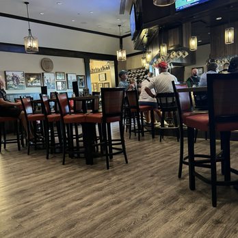 McGrady’s Pub - Bar - Pubs Near Me - The Villages, Florida