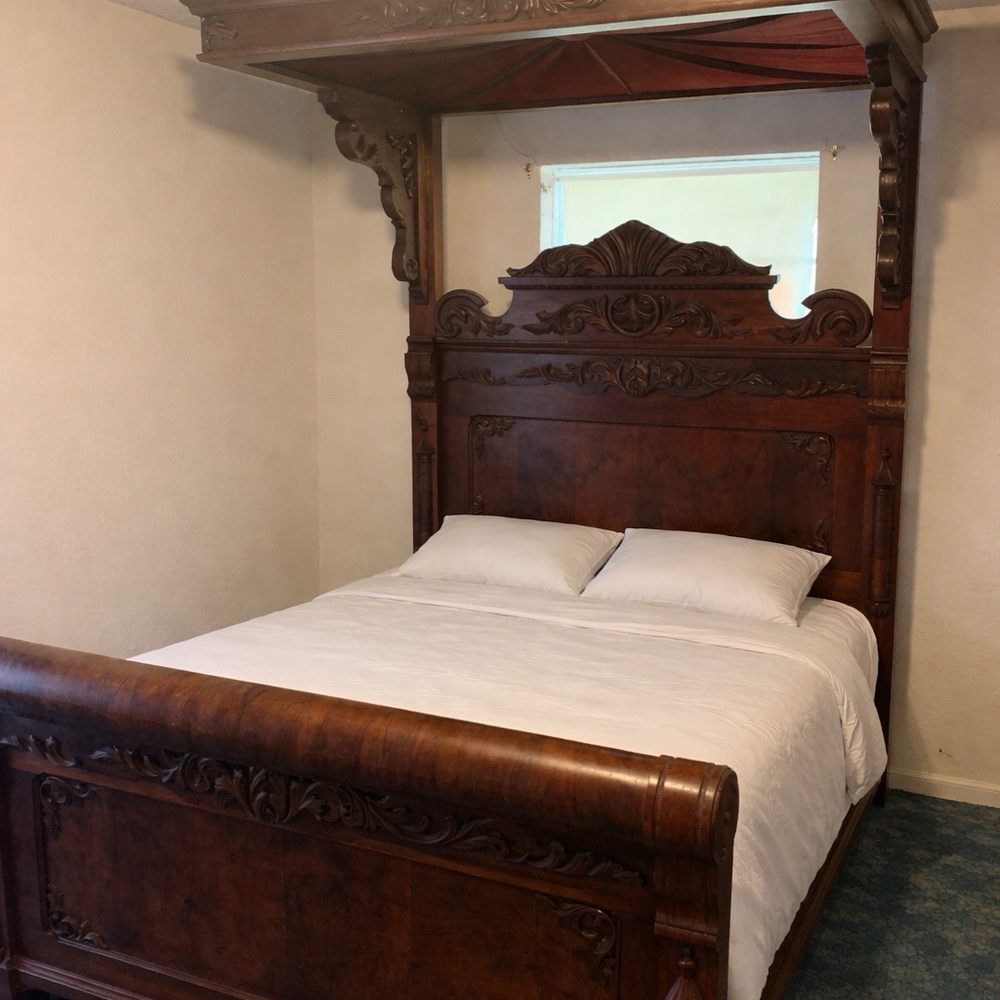 Clear Creek Movers - Antique half tester bed - Movers Near Me - League City, Texas Clear Creek Movers - Antique half tester bed - Movers Near Me - League City, Texas