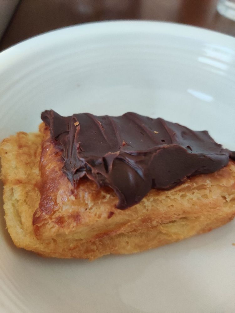 Bread & Roses Bakery, Yachats Roadtrippers