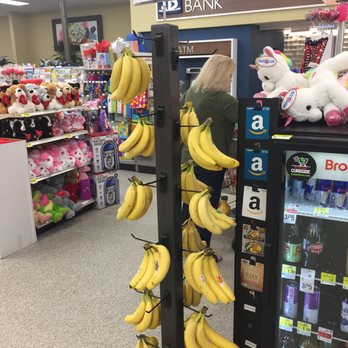 Brookshire's - a display of bananas in a store - Grocery Near Me - Lindale, Texas