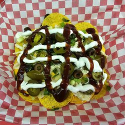 Dave's Fire & Smoke BBQ - AMAZING pulled chicken Nachos!!