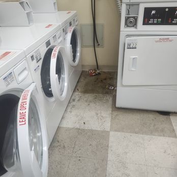 Bayview Tower - Dirty laundry room...80 percent looks like this...no cleaning on weekends - Apartments Near Me - National City, California Bayview Tower - Dirty laundry room...80 percent looks like this...no cleaning on weekends - Apartments Near Me - National City, California