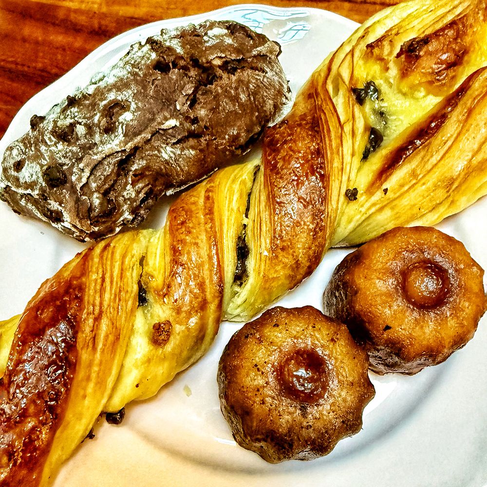 La Boulangerie - canelles, chocolate twist, and chocolate bread from La Boulangerie - Bakeries Near Me - Bordeaux, 33 La Boulangerie - canelles, chocolate twist, and chocolate bread from La Boulangerie - Bakeries Near Me - Bordeaux, 33
