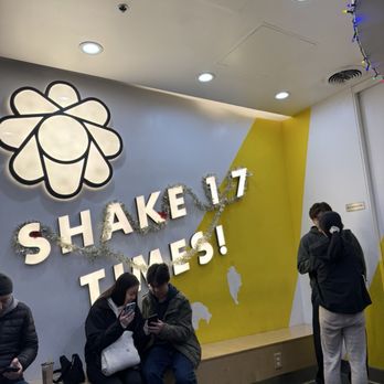 Sunright Tea Studio - Diamond Jamboree Center - Inside waiting area - Bubble Tea Near Me - Irvine, California Sunright Tea Studio - Diamond Jamboree Center - Inside waiting area - Bubble Tea Near Me - Irvine, California