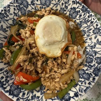 Chai Thai - Basil chicken - Thai Near Me - Plainfield, Illinois
