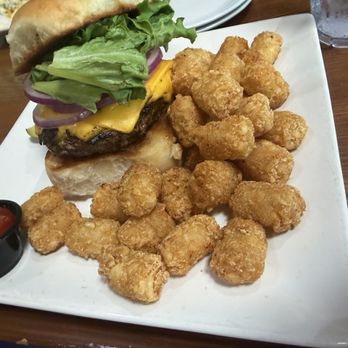 GTs On The Bay - Hamburger and Tots - American Near Me - Orange Beach, Alabama GTs On The Bay - Hamburger and Tots - American Near Me - Orange Beach, Alabama