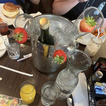 Broken Yolk Cafe - Breakfast & Brunch Near Me - National City, California Broken Yolk Cafe - Breakfast & Brunch Near Me - National City, California