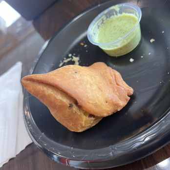 Roshona Bilash - Shingara (Bengali Veggie Samosa), crispy golden goodness - Indian Near Me - Los Angeles, California Roshona Bilash - Shingara (Bengali Veggie Samosa), crispy golden goodness - Indian Near Me - Los Angeles, California