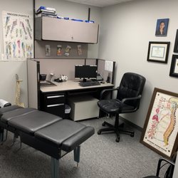 Karyn I Sackstein, DC - Sackstein Chiropractic - Treatment room