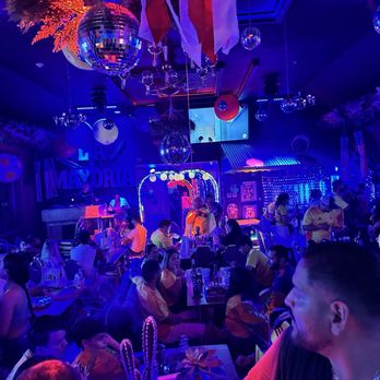 La Mayoría - Sports Bars Near Me - Clifton, New Jersey