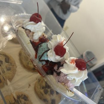 Springfield Scoops - Banana Split Old Time Fave - Ice Cream & Frozen Yogurt Near Me - Jacksonville, Florida Springfield Scoops - Banana Split Old Time Fave - Ice Cream & Frozen Yogurt Near Me - Jacksonville, Florida