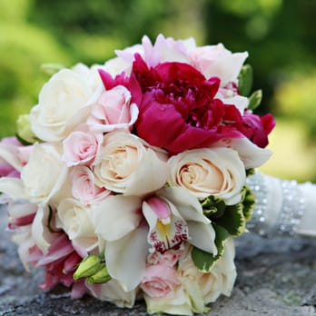 77 Blossom Shop - Florists Near Me - Uxbridge, Massachusetts