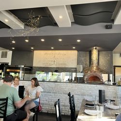 Pazzi Di Pizza - Interior
