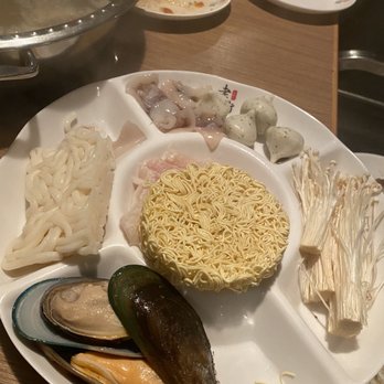 Laojie Hotpot - Hot pot - udon, instant noodle, fish roe balls, enoki mushroom, mussels - Hot Pot Near Me - Brooklyn, New York