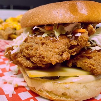 Knockout Chicken - Left hook sandwich - Chicken Wings Near Me - Mississauga, Ontario